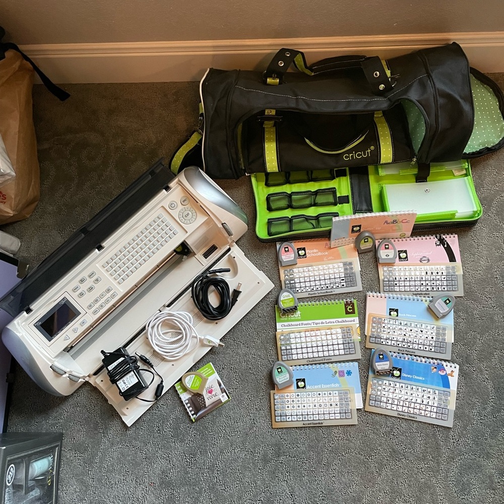 Original Cricut machine and accessories